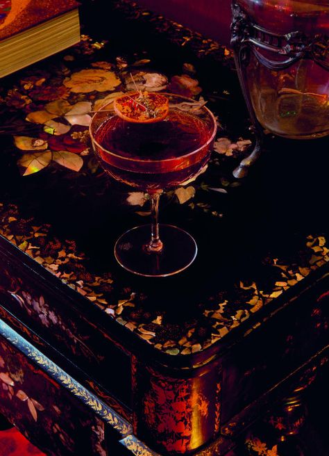 Into the Mix: A Guide to Cocktail Bars in Paris | Nightlife and Bespoke Drinks Paris Night Aesthetic, Paris Nightlife, Paris Bars, Nomad Hotel, Paris Interiors, Cocktail Chic, Son Of Hades, Nightclub Aesthetic, Night Bar