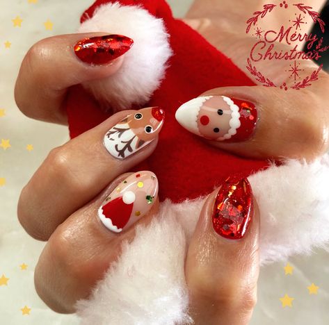 Santa Almond Nails, Santa And Rudolph Nails, Christmas Nails Rudolph Red Nose, Santa And Reindeer Nails, Santa Nails Design, Rudolf Nails, Christmas Nails Reindeer, Santa Claus Nails, Christmas Nails Santa