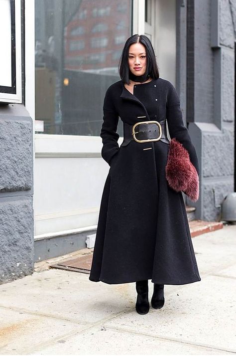 Stylish Spring Outfit, Street Style Bags, New York Fashion Week Street Style, Fashion Articles, Autumn Street Style, Casual Winter Outfits, Trend Fashion, Fashion Week Street Style, Clothing Ideas