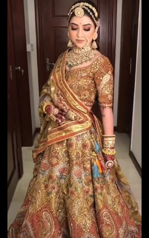 Rajasthani Bride, Best Indian Wedding Dresses, Rajputi Dress, Latest Bridal Lehenga, Wedding Lehenga Designs, Indian Outfits Lehenga, Indian Bride Outfits, Latest Bridal Dresses, Bridal Lehenga Collection