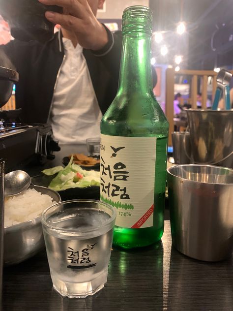 #soju#hotpot#korean#bbq Soju Snapgram, Korean Drinks Aesthetic Soju, Korean Soju Aesthetic, Soju Fake Story, Hotpot Korean, Hotpot Aesthetic, Korean Bbq Aesthetic, Korean Hotpot, Soju Aesthetic