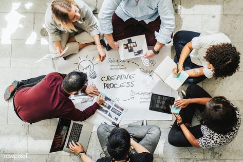 Business people brainstorming ideas using a chart | premium image by rawpixel.com / McKinsey Opening A Coffee Shop, Weekly Planner Free Printable, Weekly Planner Free, Travel Picture Ideas, Employee Training, Training And Development, Online Trading, Employee Engagement, Business People