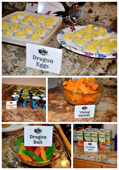 How to Train Your Dragon party food Dragon Party Food, Httyd Party, Toothless Party, Viking Birthday, Dragon Themed Birthday Party, Dragon Food, Knight Birthday Party, Viking Party, Dragon Birthday Parties