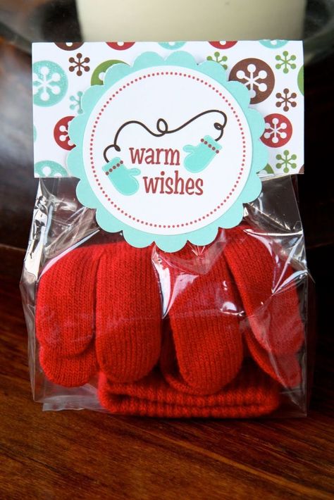 Such a cute winter holiday party favor idea! A simple pair of gloves packed in cellophane with a pretty little bag topper. Christmas Party Favors, Great Christmas Gifts, Student Gifts, Christmas Cheer, Secret Santa, Homemade Gifts, Winter Christmas, Xmas Gifts, Christmas Presents