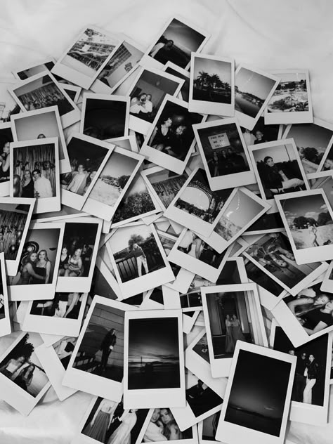 Vibe, memories, friends, polaroids with friends, aesthetic, late nights, late night aesthetic, summer nights, pinterest style Bff Black And White Aesthetic, Make Memories Aesthetic, 90s Friends Aesthetic, Black And White Aesthetic Friends, Friends Black And White Aesthetic, White Aesthetic Friends, Black And White Friends Aesthetic, Friends Dark Aesthetic, B&w Aesthetic