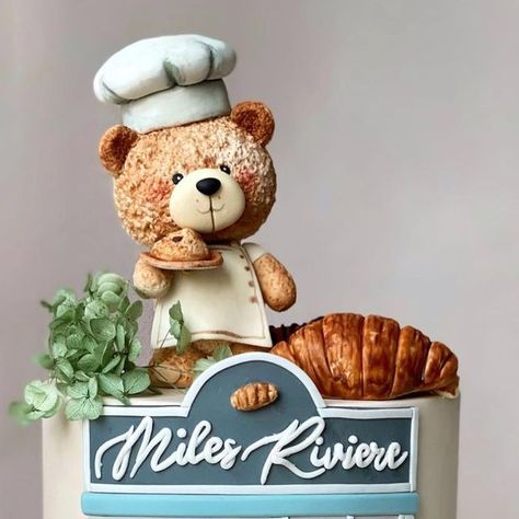 Christmas Hampers 2023 on Instagram: "In love with the final result of this “bakery store” theme cake.. have you noticed the croissants? It looks surreal!! 🥰😍 • #cforcupcakes #customcake #customcakejakarta #kueultah #bdaycake #kuecustom #kueltahjakarta #bdaycakejakarta #cforcupcakesonemonth #bakerystore #cforcupcakesbakery" Bakery Theme Cake, Whimsical Cakes, Bakery Theme, Cupcake Inspiration, Bakery Store, Christmas Hampers, Christmas Hamper, Cookie Inspiration, Theme Cake