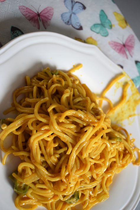 My first yellow curry noodles recipe: https://boiledwords.blogspot.de/2017/07/my-first-yellow-curry-noodles-recipe.html Yellow Curry Noodles, Curry Noodles Recipe, Yellow Noodles, Yellow Curry, Curry Noodles, Noodles Recipe, Rainbow High, Noodle Recipes, Ramen Noodles