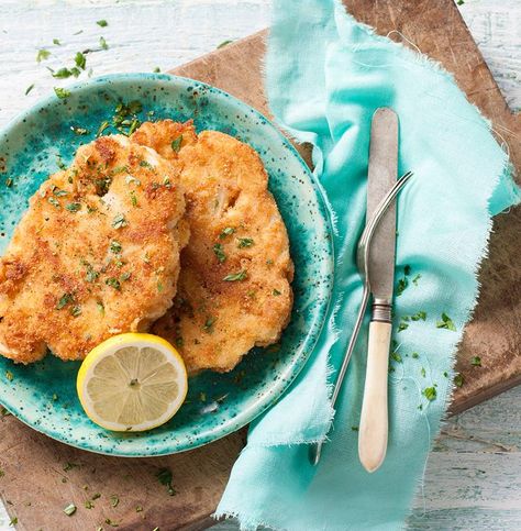 Cauliflower Schnitzel, Cauliflower Steaks Recipes, Cauliflower Recipes Healthy, Schnitzel Recipes, Cauliflower Steaks, Vegan Cauliflower, Meatless Dinner, Healthy Clean Eating, Vegetarian Food