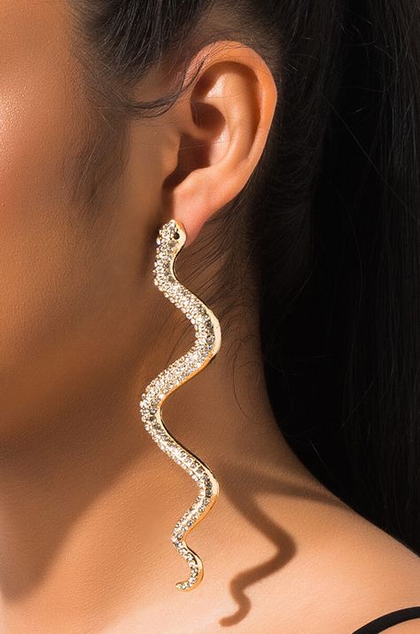 Ear Earrings, Snake Jewelry, Daith Piercing, Snake Earrings, Dope Jewelry, Fantasy Jewelry, Girly Jewelry, Jewelry Inspo, Ear Jewelry