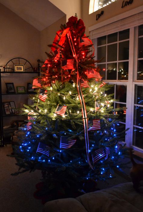 My patriotic Christmas tree.. I got this idea while my husband was overseas. Patriotic Tree, Patriotic Christmas Tree, Army Christmas, Theme Tree, Military Christmas, Christmas Tree Decorated, American Christmas, Prelit Tree, Patriotic Christmas