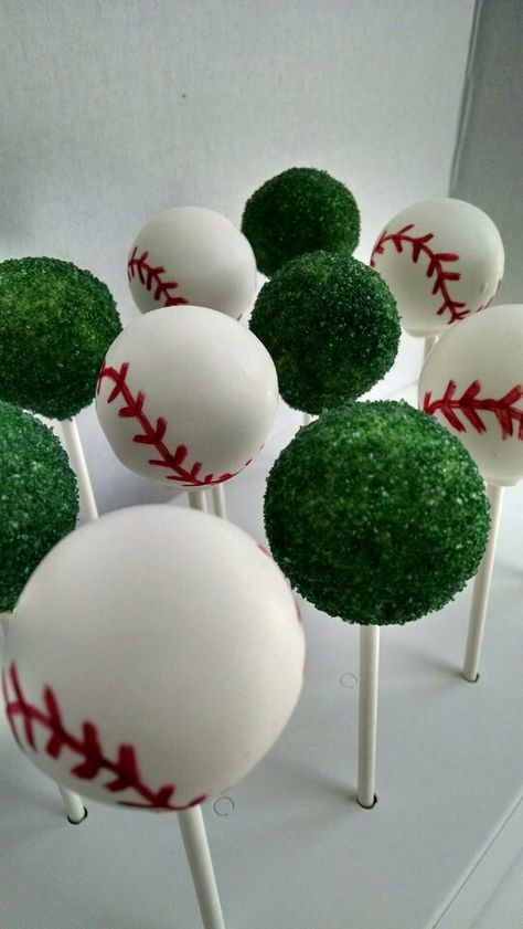 Baseball Cake Birthday, Baseball Cake Pops Diy, Baseball Theme Cake Pops, Cake Pops Baseball, Sport Theme Desserts, Baseball Theme Birthday Party Cake, Baseball Party Dessert Table, Yankee Theme Birthday Party, Baseball Cake Balls