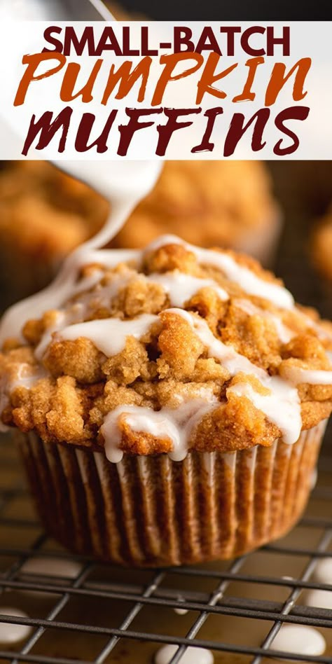 Moist Pumpkin Muffins, Best Pumpkin Muffins, Nutella Muffin, Pumpkin Streusel, Muffins Blueberry, Pumpkin Streusel Muffins, Pumpkin Muffins Easy, Morning Glory Muffins, Small Batch Baking