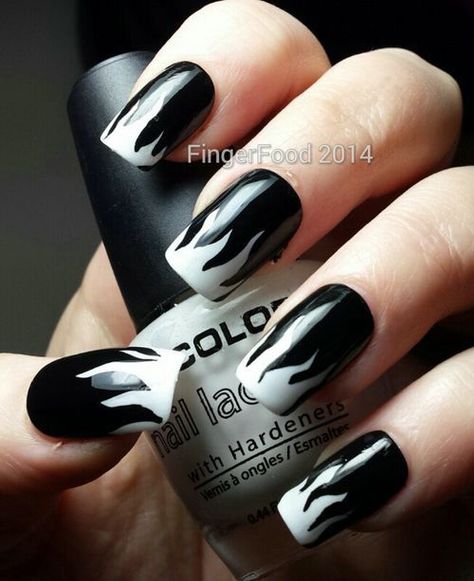 Black And White Nail Art Designs Rock Nail Art, Ongles Gel French, 3 Hairstyles, Black And White Nail, Rock Nails, Black And White Nail Art, Rockabilly Outfits, Finger Nails, White Nail Art