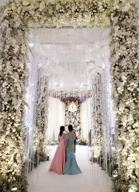 15+ Incredible Entry Walkways Into Your Wedding! Wedding Tunnels, Wedding Walkway, Wedding Hall Decorations, Rustic Wedding Decorations, Wedding Entrance Decor, Wedding Design Decoration, Wedding Romantic, Wedding Entrance, Wedding Stage Decorations