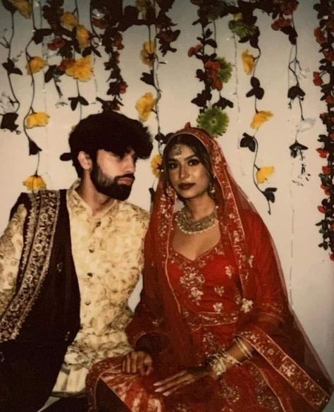 South Asian Aesthetic, Pakistani Culture, Desi Love, Big Fat Indian Wedding, Desi Wedding, Indian Aesthetic, Couples Poses For Pictures, Brown Girl, Pakistani Wedding