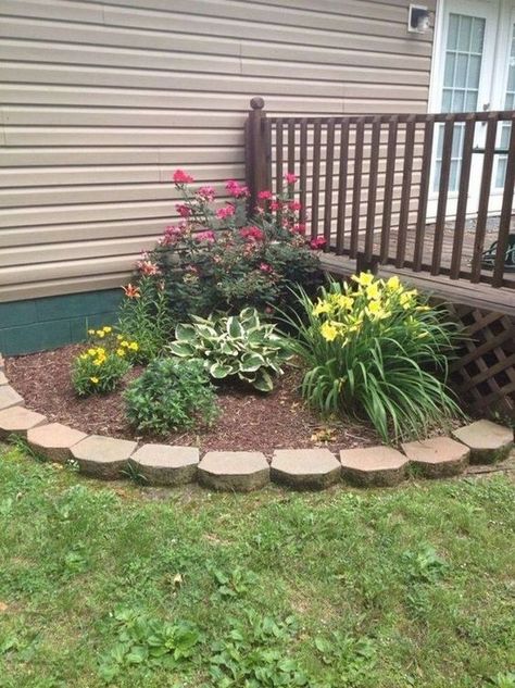 Easy Landscaping Front Yard, Garden Corner, Corner Garden, Garden Wallpaper, Easy Landscaping, Home Landscaping, Garden Yard Ideas, Front Yard Garden, Landscaping Tips