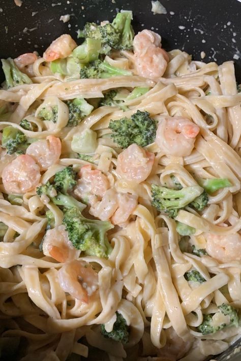 Shrimp Fettuccine Alfredo | "This was very good and quick! I doubled the parmesan cheese and added chopped broccoli."  #pasta #pastarecipes #pastainspiration #pastadinner #pastaideas #pastadinner #pastaideas Easy Chicken And Broccoli, Chicken And Broccoli Alfredo, Fettuccine Alfredo Recipe, Shrimp Broccoli, Shrimp Fettuccine Alfredo, Chopped Broccoli, Shrimp Fettuccine, Pan Shrimp, Roasted Pepper Sauce