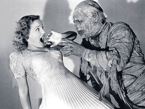 Elyse Knox: Actress who became queen of 1940s B-movies Classic Monster Movies, Lon Chaney Jr, Lon Chaney, Famous Monsters, Horror Monsters, Retro Horror, The Mummy, Sci Fi Horror, Classic Horror Movies