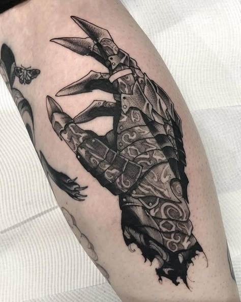 Radagast Tattoo, Fellbeast Tattoo, Lotr Hand Tattoo, Sauron Tattoo Design, Treebeard Tattoo, Bg3 Tattoo Ideas, Witch King Of Angmar Tattoo, Witch King Tattoo, Eye Of Sauron Tattoo