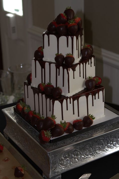 MMMmm Chocolate Strawberry Wedding Cake :) http://www.michaelangeloskitchen.com Chocolate Wedding Cakes Elegant, Red Velvet Wedding Cake Ideas, Wedding Chocolate Cake, Wedding Cake Ideas Unique, Strawberry Shortcake Wedding Cake, Strawberry Grooms Cake, Chocolate Covered Strawberries Wedding Cake, White Wedding Cake With Strawberries, Strawberry Wedding Cake