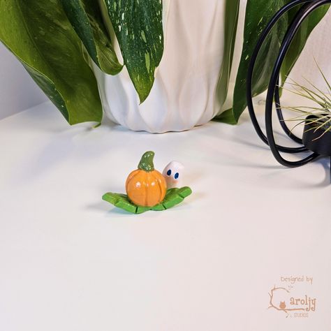 Clay Pumpkin Ghost Desk Friend - Cute Halloween figurine - Fall decoration - Mini Pumpkin - Mini Ghost - Air dry clay by CaroljyStudios on Etsy Desk Friend, Clay Pumpkin, Mini Ghost, Clay Paint, Pumpkin Ghost, Fall Decoration, Mini Pumpkins, December 25, Dry Clay