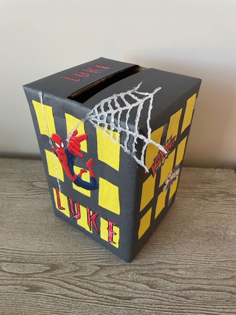 Valentines Box Spiderman, Diy Spiderman Valentine Box Ideas, How To Make A Valentines Box Ideas, Spiderman Valentines Boxes, Spidey Valentine Box Ideas, Spider Man Valentine Box Ideas, Spiderman Valentine Box Ideas, Valentine Day Box Ideas, Spiderman Valentines