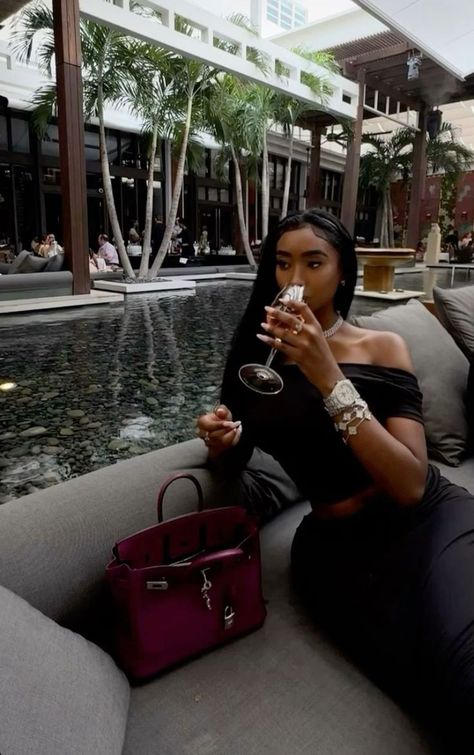 Black Woman Luxury Aesthetic, Feminine Black Women, Femininity Aesthetic, Spoiled Wife, Rich Women Lifestyle, Outing Outfit, Luxury Lifestyle Fashion, Luxury Lifestyle Women, Rich Girl Aesthetic