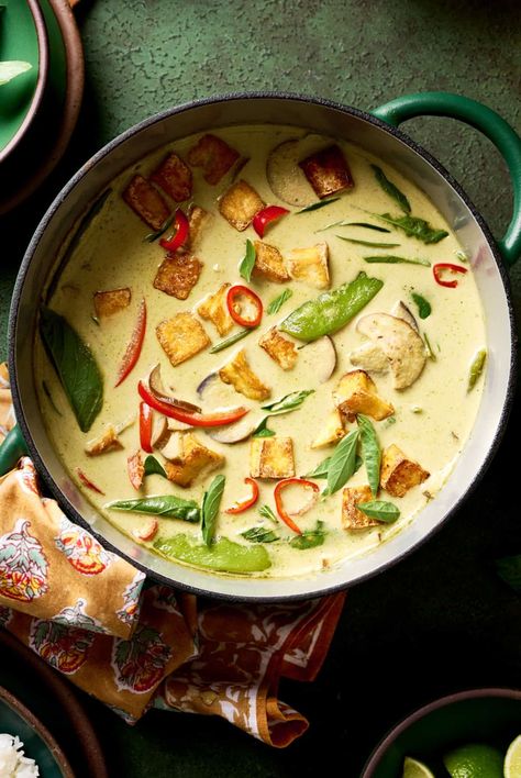 Vegan Green Thai Curry Recipes, Veggie Thai Green Curry, Thai Green Soup, Vegan Thai Curry Soup, Vegan Green Curry Recipes, Flavorful Vegan Recipes, Thai Green Curry Vegetarian, Thai Curry Green, Vegan Thai Food