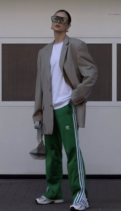 Jogging Adidas Outfit, Jog Pants Outfit, Green Adidas Pants Outfit, Green Jogger Outfit, Adidas Joggers Outfit Women, Green Track Pants Outfit, Wide Leg Track Pants Outfit, Adidas Firebird Pants Outfit, Sporty Pants Outfit