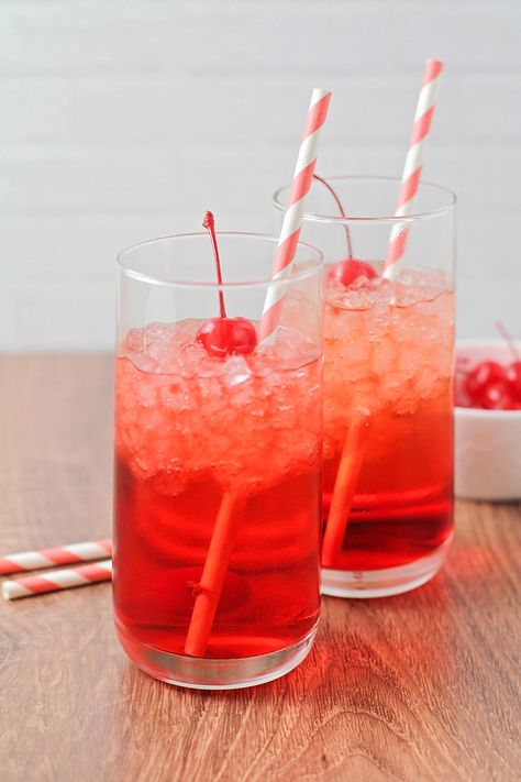 Easy Shirley Temple Recipe - The Baker Upstairs Sherly Temple Drink Recipe For Kids, Sherly Temple Drink, Sherly Temple, Candy Bar Blondies, Shirley Temple Recipe, Fresh Strawberry Lemonade, Layered Pumpkin Dessert, Shirley Temples, Shirley Temple Drink