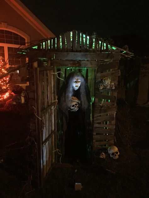 Witches hut I made along with with hag I also made for Halloween! Witches Hut, Diy Halloween Witch, Witch Hut, Scary Halloween Decorations Outdoor, Halloween Pumpkin Carving, Halloween Circus, Halloween Photo Booth, Halloween Ghost Decorations, Halloween Props Diy