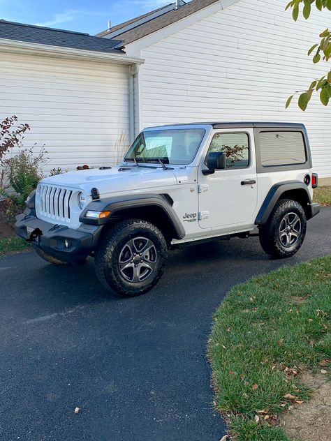 Carries new 2019 Wrangler sport s. Jeep Sport, Wrangler Sport, Sport 2, Dream Cars Jeep, Future Car, My Dream Car, Jeep Wrangler, Jeep, Dream Cars