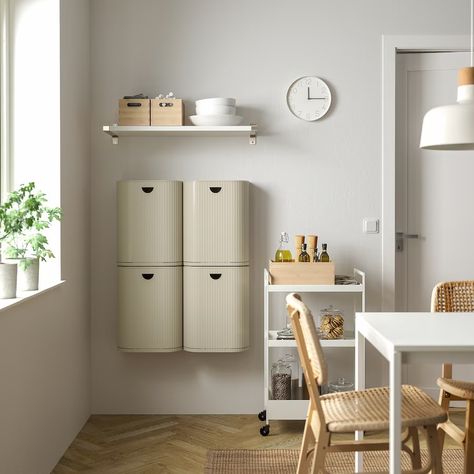 Ikea Omar Hack, Ikea Camper Hacks, Appartment Decoration, Kitchen Wall Storage Ideas, Very Small Apartment Ideas, Wall Mounted Storage Bins, Ikea Must Haves, Wall Mount Storage, Kitchen Wall Storage