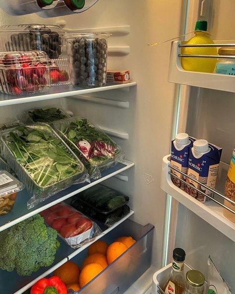 Stock Fridge, Fridge Aesthetic, Aesthetic Fridge, Iphone Storage Full, Stocked Fridge, Fridge Goals, Self Fulfillment, Healthy Lifestyle Inspo, Healthy Fridge