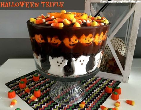 Halloween Trifle, Halloween Peeps, Halloween Party Desserts, Halloween Deserts, Postres Halloween, Recetas Halloween, Uhyggelig Halloween, Dulces Halloween, Halloween Decor Diy