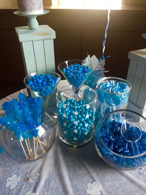 Blue Sweets Table, Blue Candy Table Ideas, Quince Candy Table Ideas Blue, Light Blue Candy Table, 15 Decorations, Blue Candy Table, Blue Candy Bar, Baby Shower Candy Table, Quince Themes