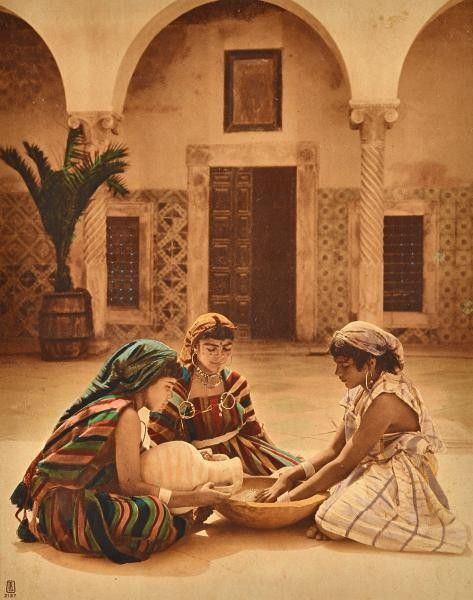 LEHNERT & LANDROCK: Tunisian Girls. Tunisian Culture, Tunisia Africa, Tunisian Clothes, Arabic Decor, Arabian Women, Bible Women, Islamic Culture, Arabic Art, Historical Art