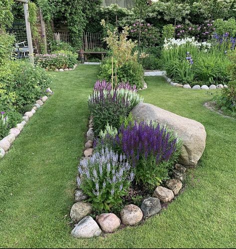 Front Garden Landscape, Rattan Outdoor Furniture, Rattan Outdoor, Front Yard Garden Design, Living Modern, Rock Garden Landscaping, Garden Design Ideas, Have Inspiration, Garden Yard Ideas