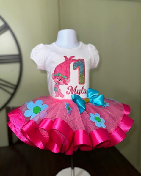 Myla is turning 1! Trolls birthday! If take your time but hurry up was a day lol. I made the post office 🏤 Trolls Birthday Party Outfit, Trolls Birthday Outfit Girl, Trolls First Birthday Party Girl, Trolls First Birthday, Trolls Birthday Outfit, Trolls Birthday Party Ideas, Poppy Trolls, Girl Parties, Trolls Party