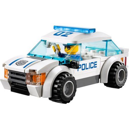 LEGO City Police High Speed Police Chase Building Set Image 4 of 5 Lego Police Car, Spiderman Topper, Lego Website, Police Toys, Police Motorcycle, Lego City Police, Police Chase, Toy Money, Lego Custom Minifigures