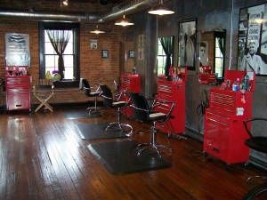 Hair Salon with toolchests Barber Ideas, Salon Decorating, Hair Stations, Beautiful Salon, Hair Salon Design, Barbershop Design, Salon Stations, Barber Shop Decor, Hair Salon Decor