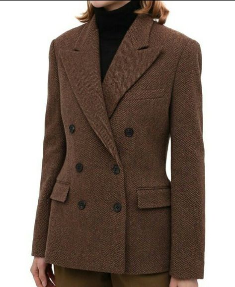 Tweed Coat Outfit, Ralph Lauren Looks, Cropped Trench Coat, Country Jackets, Corporate Fashion, Blazer Jackets For Women, Corporate Outfits, Brown Blazer, Woman Suit Fashion