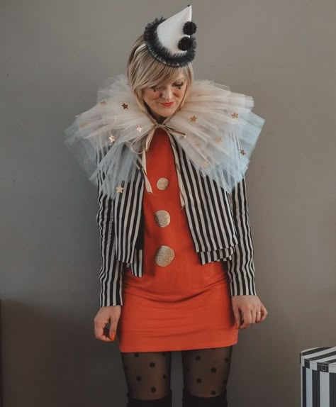 Woman Clown Costume Diy, Easy Mime Costume, Old School Halloween Costumes, Clown Outfit Women, Halloween Costumes Circus, Diy Circus Costume, Circus Theme Party Outfits, Circus Aesthetic Outfit, Diy Clown Costume For Women