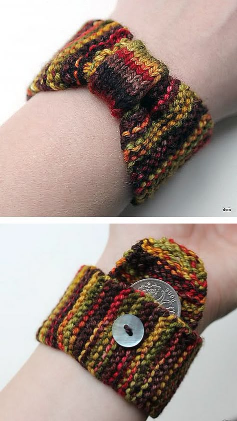 Bow Pouch Bracelet free knitting pattern -- this cute bow bracelet has a secret -- a little pouch on the underside where you can put coins, bobby pins, etc. | Jewelry Knitting Patterns, many free patterns, at http://intheloopknitting.com/jewelry-knitting-patterns/ Knit Wallet Pattern Free, Secret Pocket, Knitted Jewelry Patterns Free, Knitted Bracelets How To Make, Knit Bracelet Pattern Free, Crochet Wrist Pouch, Knitted Bracelets Pattern, Knit Pouch Pattern Free, Knitted Jewelry