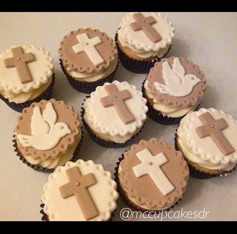 Christian Cupcakes. ☝☝ Cupcakes With Crosses On Them, Christian Cupcakes Ideas, Christian Bakery Ideas, Christian Cupcakes, Bday Celebration, Christmas Cake Decorations, Easter Cupcakes, Holiday Theme, Cupcake Ideas