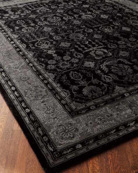 Cover your floor in a dark black rug. | 24 Ways To Have The Creepy Goth Bedroom Of Your Dreams Weird Interior, Goth Houses, Koti Diy, Goth Bedroom, Gothic Bedroom, Gothic Furniture, Dark Decor, Goth Home Decor, Goth Decor