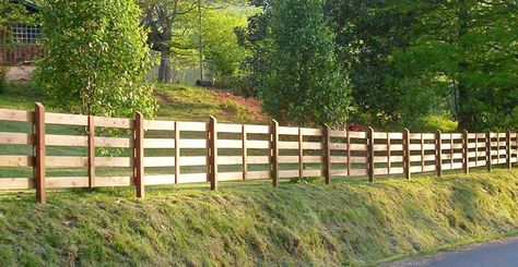 Farm Fence Gate, Ranch Fencing, Split Rail Fence, Country Fences, Fencing Ideas, Cheap Fence, Front Fence, Concrete Fence, Types Of Fences