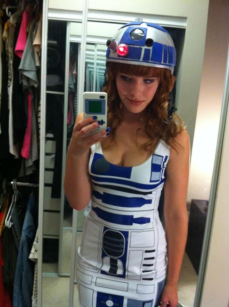 Beep! Boop! My R2D2 costume for halloween - Imgur R2d2 Costume, Star Wars Girl, Disfraz Star Wars, Robot Costumes, Star Wars Halloween, Star Wars Costumes, Star Wars Women, Star Wars Party, Geek Girls