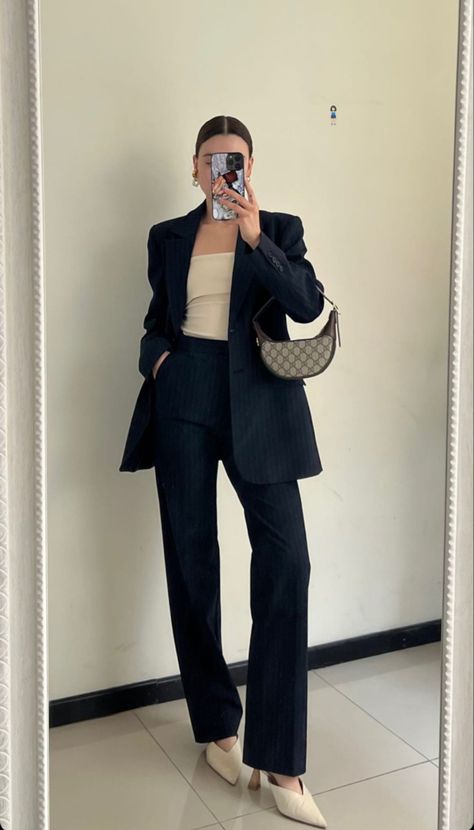 Business Formal Outfit, Corporate Attire Women, Interview Outfits Women, Classy Business Outfits, Corporate Baddie, Blazer Outfits For Women, Business Attire Women, Corporate Attire, Professional Outfits Women