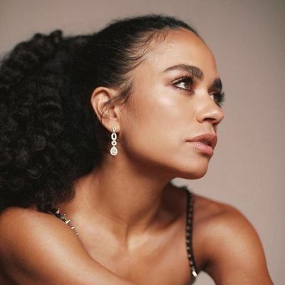 Lauren Ridloff, American Actress, Favorite Celebrities, A Team, Pretty People, Diamond Earrings, Beauty Makeup, Curly Hair Styles, Actresses